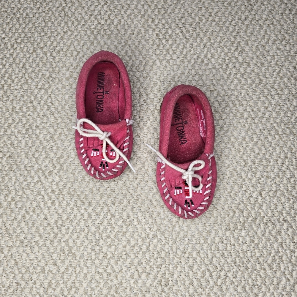 Minnetonka Beaded Thunderbird Pink Moccasins with White Bow Details